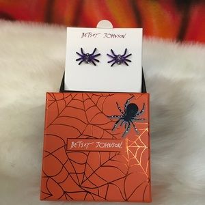 Betsy Johnson spider earring’s